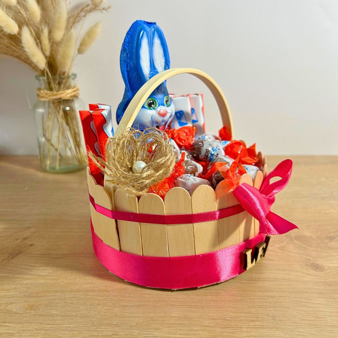 Panier de Pâques garni – chocolats & lapin personnalisable