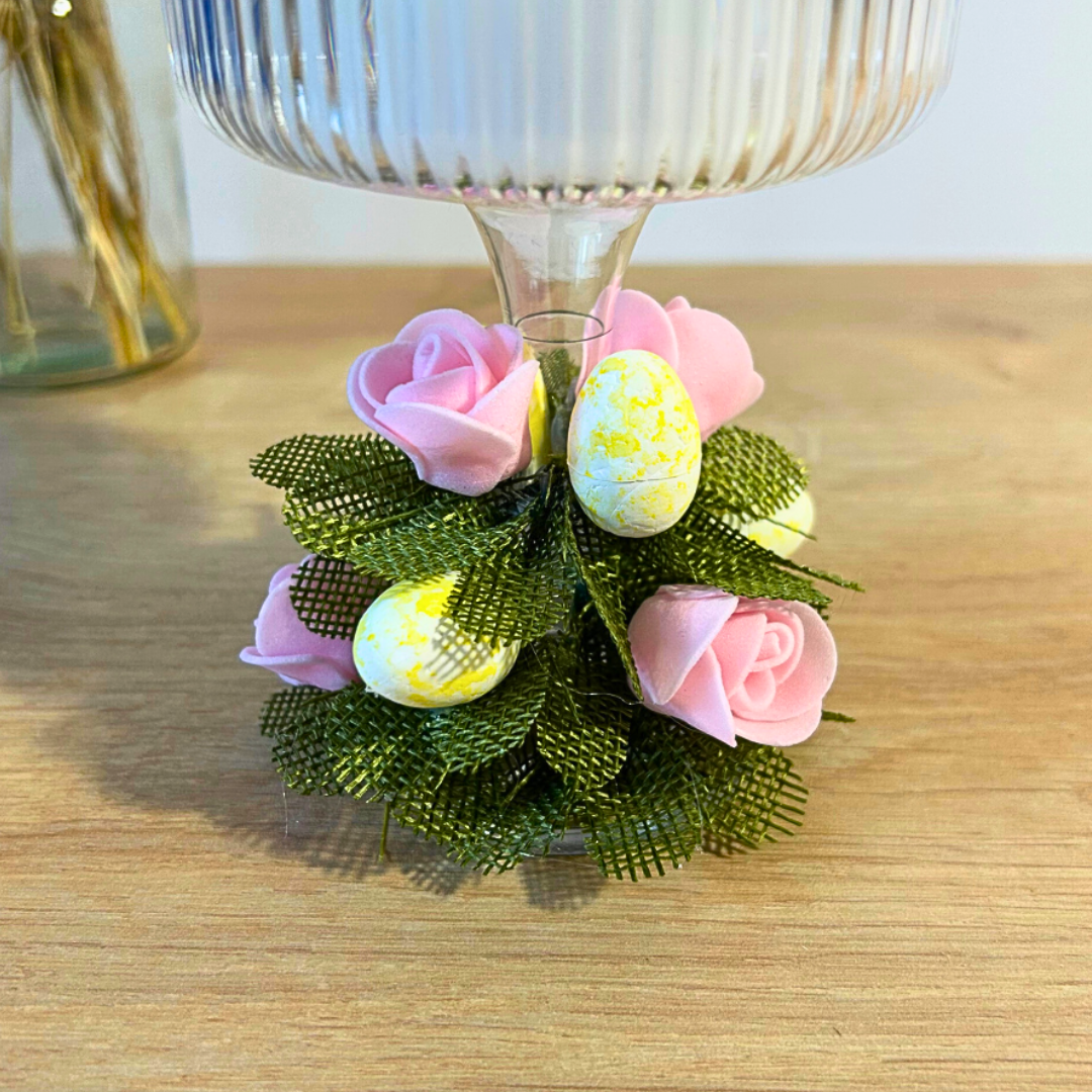 Bougeoir de Pâques décoratif – fleurs & œufs avec bougie LED