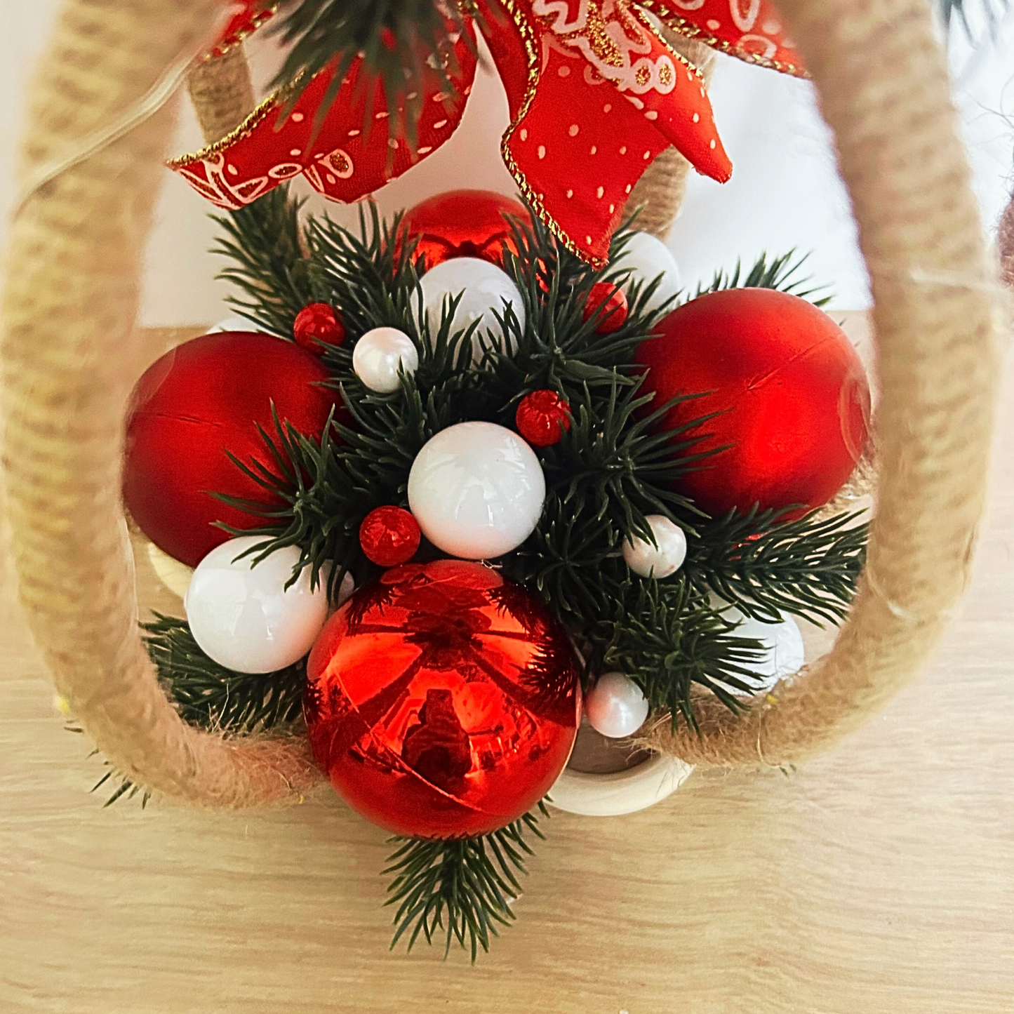 Grande Boule de Noël Lumineuse – Création Artisanale en Bambou et Jute