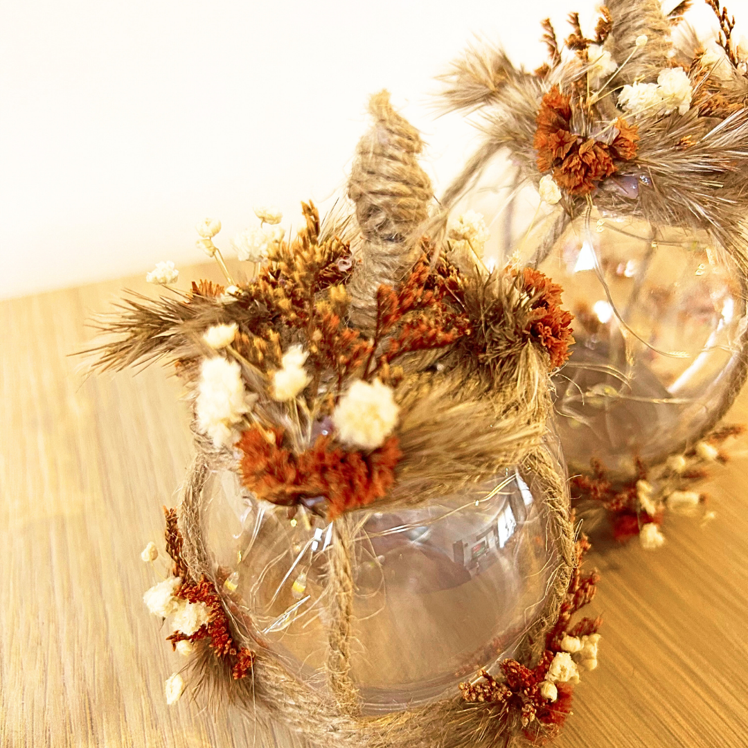 Citrouille Lumineuse Décorative – Fleurs Séchées Marron, Beige & Blanc – Déco Automne & Halloween