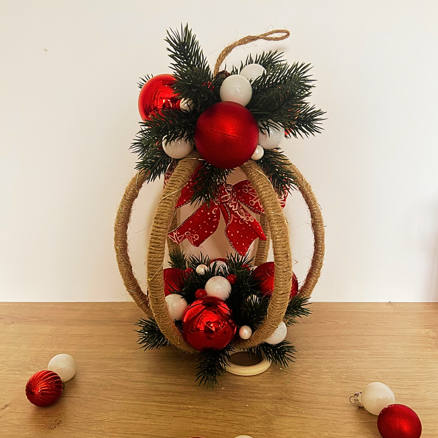 Grande Boule de Noël Lumineuse – Création Artisanale en Bambou et Jute