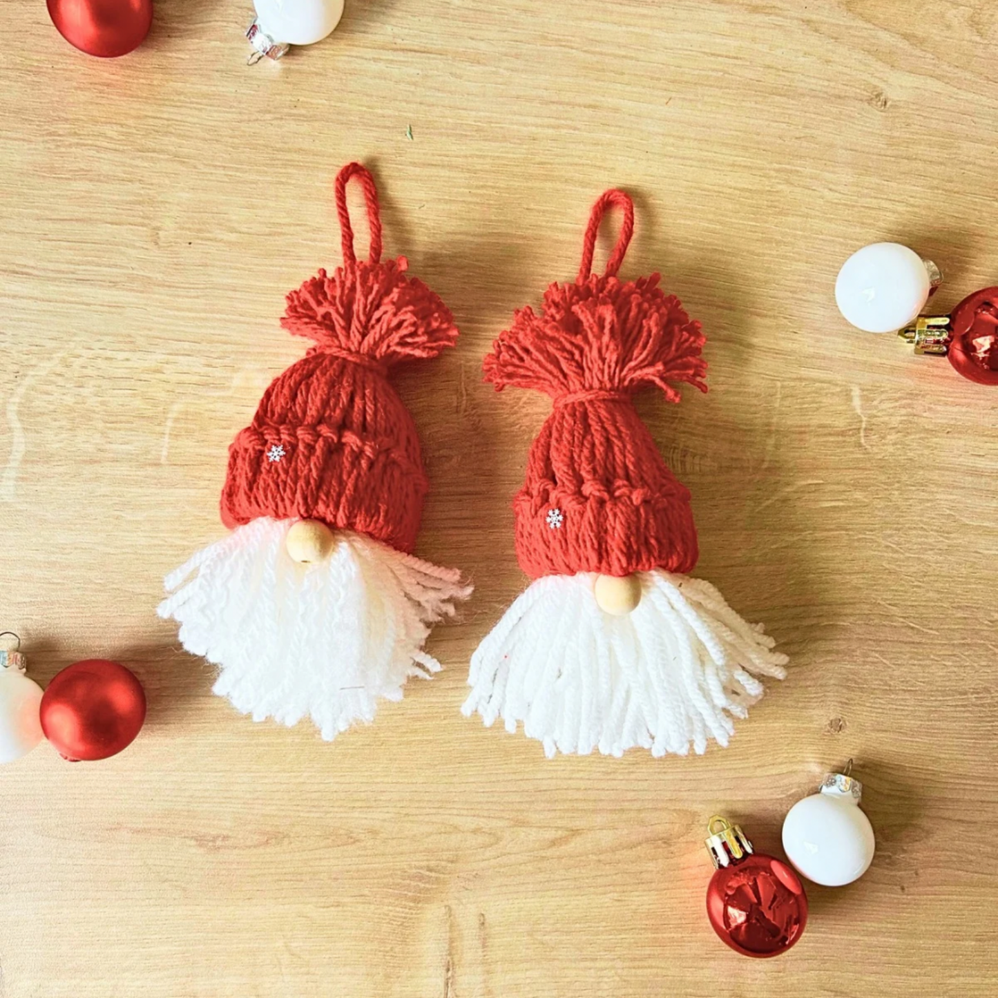 Gnome de Noël en Macramé – Décoration de Sapin Artisanale