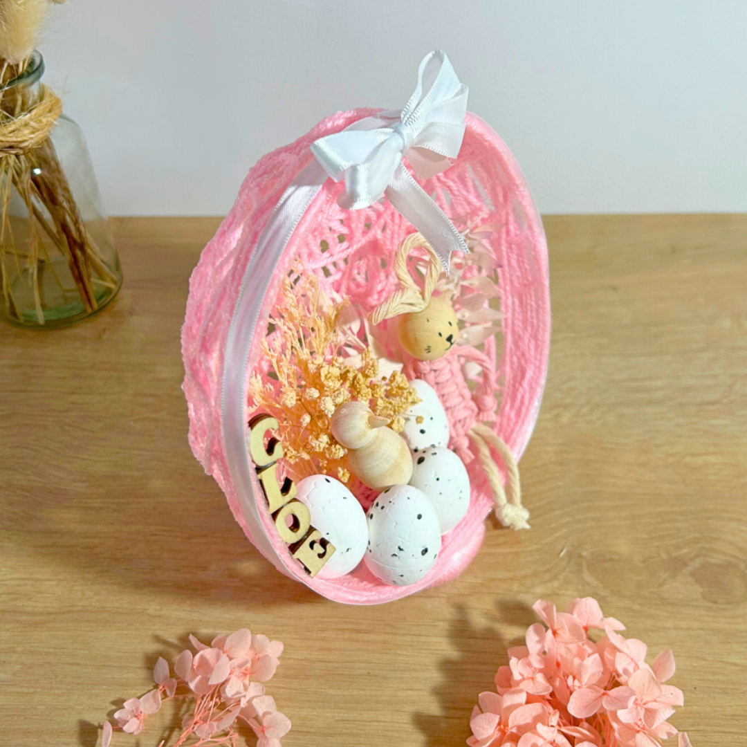 Œuf de Pâques personnalisé – décoration lapin macramé & fleurs séchées