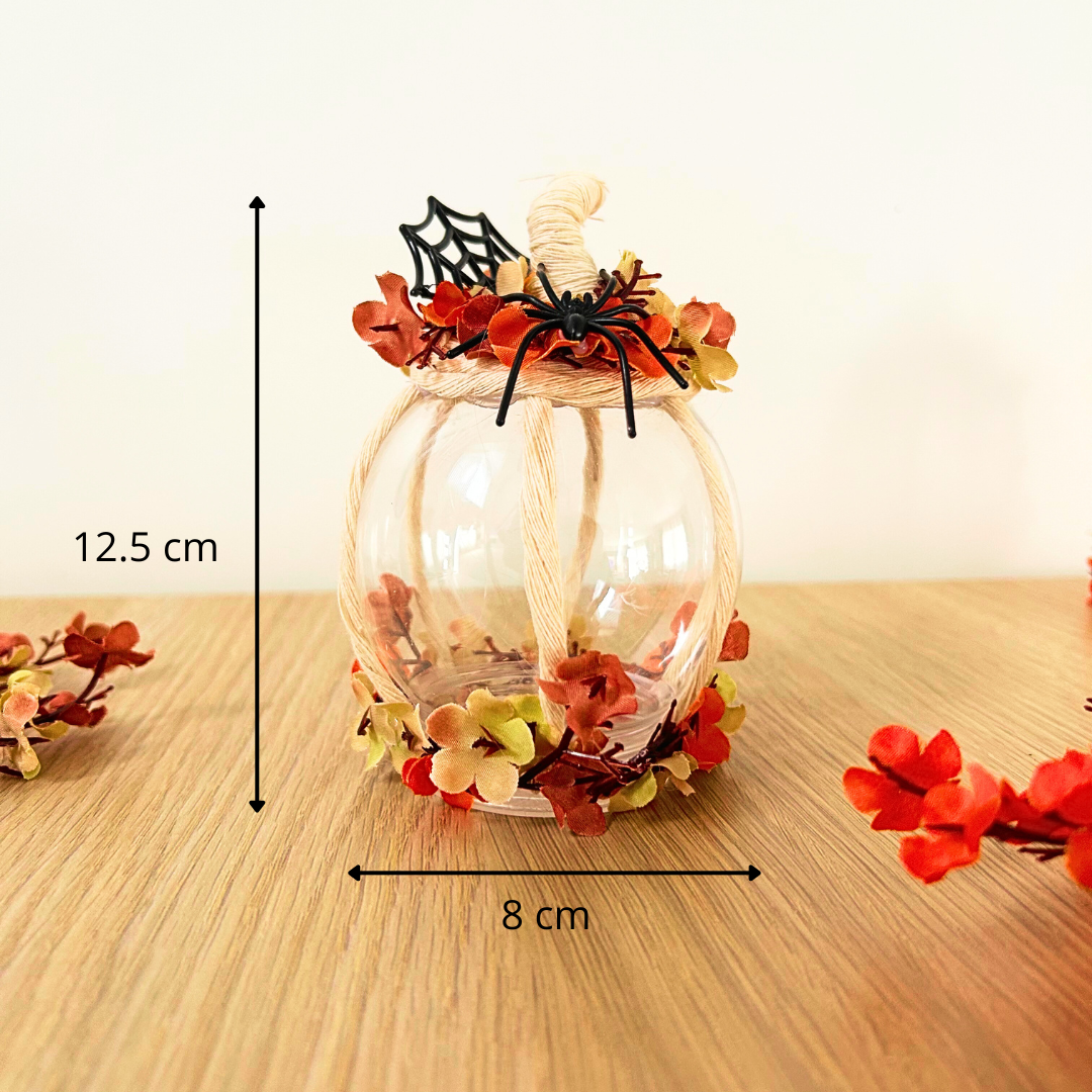 Citrouille Décorative avec Fleurs Artificielles – Boule en Plastique 12.5 x 8 cm