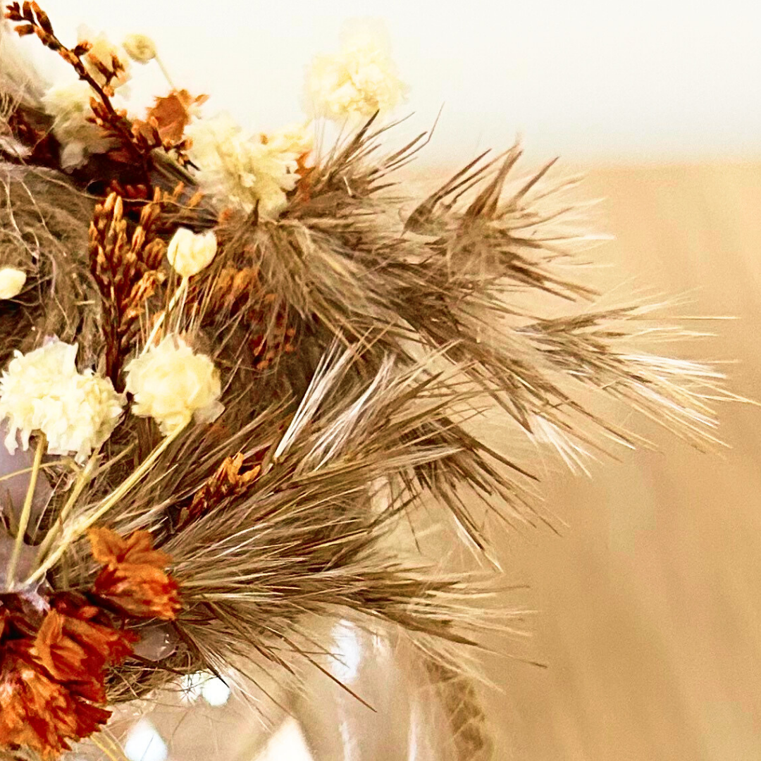 Citrouille Décorative en Fleurs Séchées – Centre de Table Automnal 12.5x8 cm