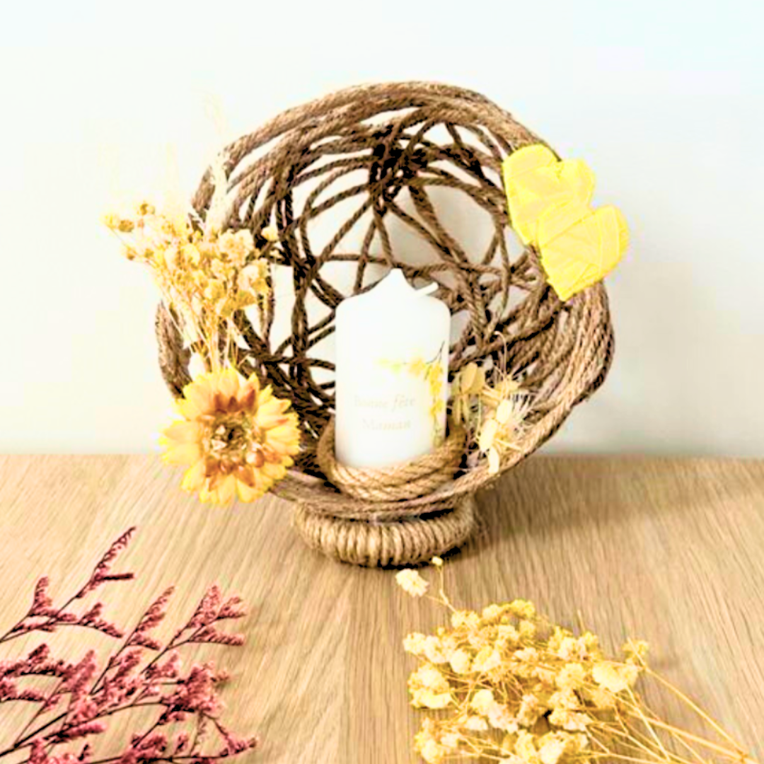 Composition Florale avec Bougie Personnalisée - Cadeau Fête des Mères