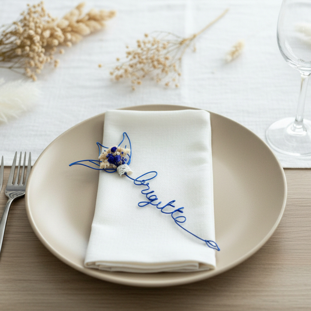 Marque-Place Anniversaire Personnalisé – Fleurs Séchées & Fil Métal – Double Usage en Marque-Page