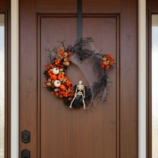 Couronne Halloween – Fleurs, Citrouilles, Squelette & Araignées – Déco de porte