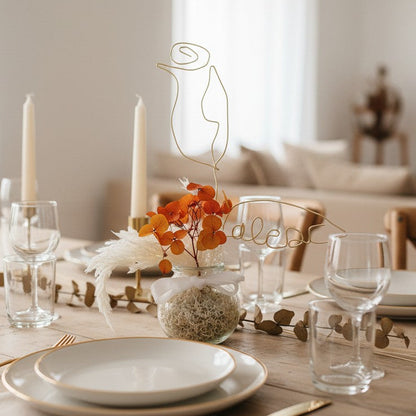 Centre de table anniversaire fleurs séchées – bouquet personnalisé avec prénom ou cœur