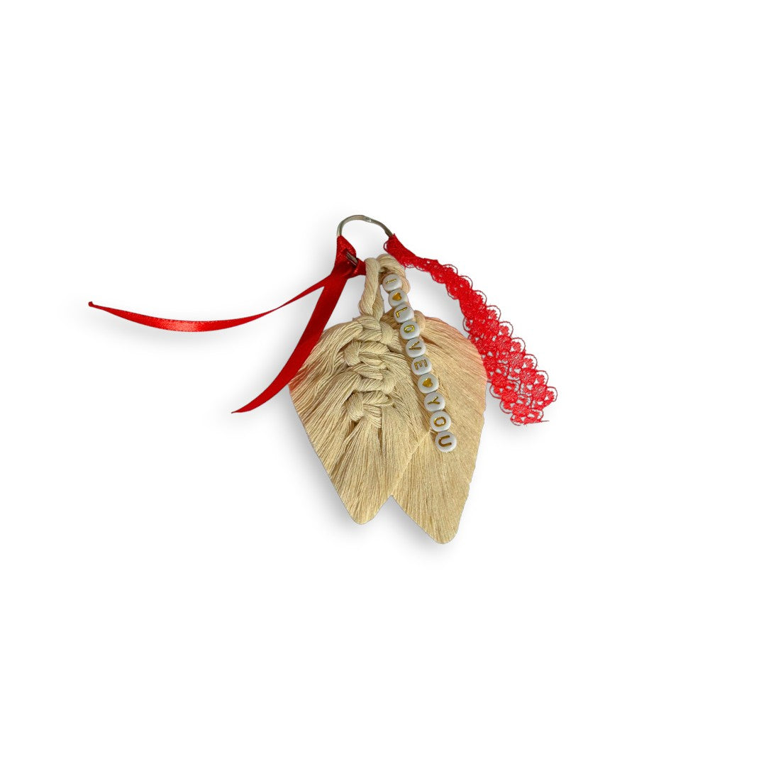 Coffret Cadeau “Je t’aime” – Cœur Ferrero, Composition Florale & Duo Porte-Clé + Marque-Page