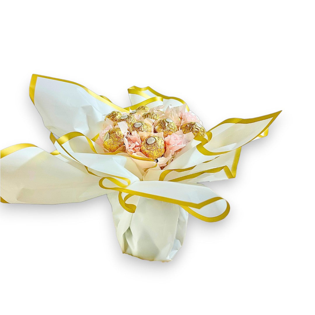 Coffret Cadeau Duo Gourmand & Poétique – Bouquet Ferrero & Porte-Clé + Marque-Page “Je t’aime”