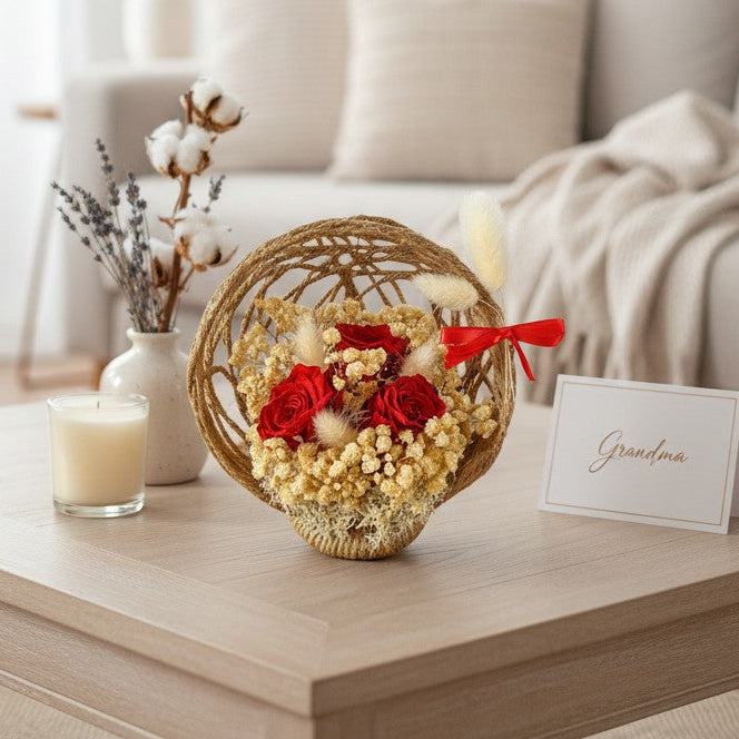 Composition florale fête des grands-mères – roses éternelles et fleurs séchées cadeau personnalisé