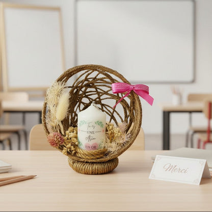 Composition florale personnalisée avec bougie – Cadeau maîtresse, nounou, ATSEM fin d’année
