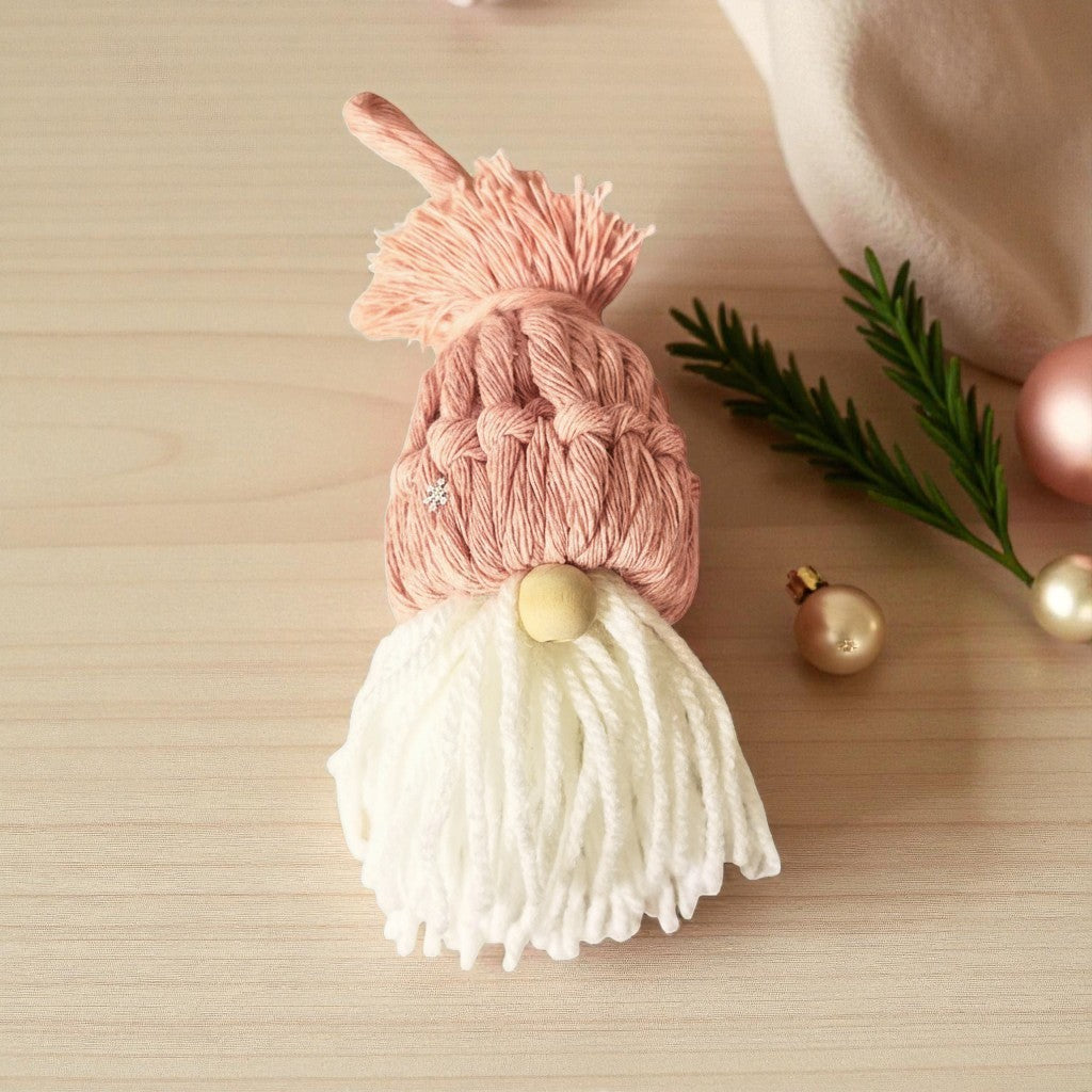 Gnome de Noël en Macramé – Décoration de Sapin Artisanale